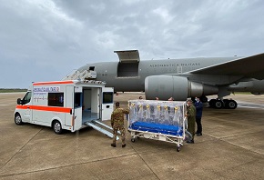 Leonardo dona all’AM una nuova ambulanza per trasporto pazienti in bio-contenimento