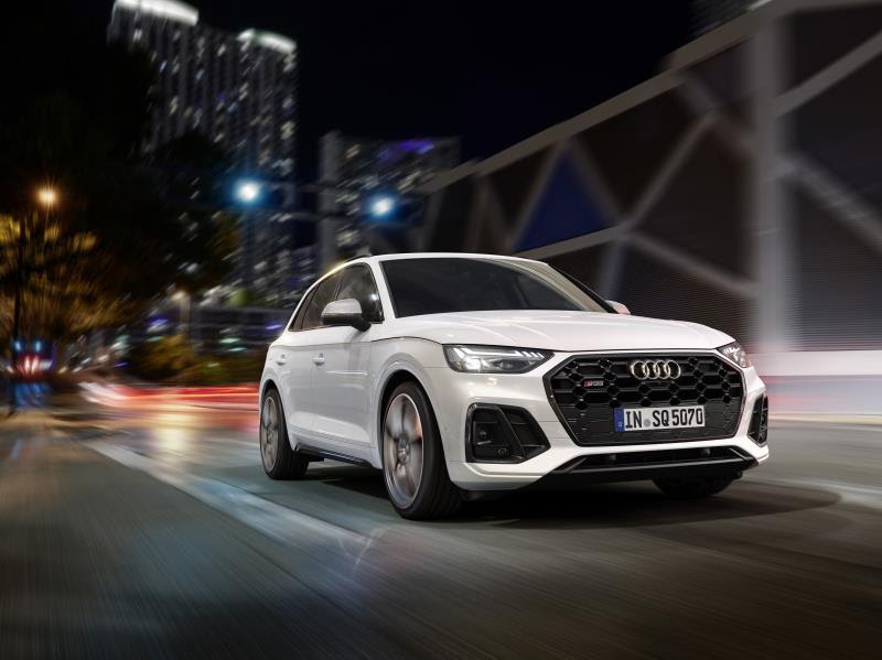 Audi: in arrivo SQ5, il nuovo suv ibrido super sportivo