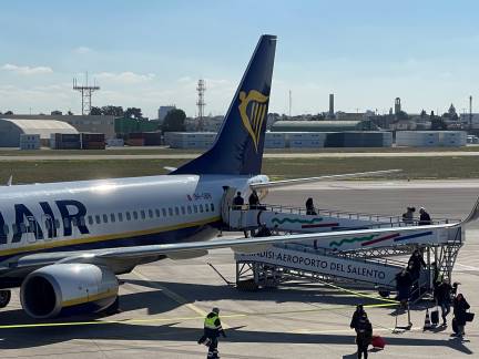 Via all’operativo invernale di Ryanair da Bari e Brindisi: 45 rotte e capacità in aumento rispetto al pre-Covid