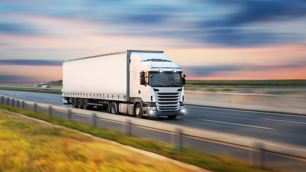 Ponte 2 giugno: ecco i divieti per i camion