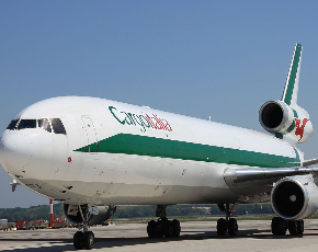 Iata: il cargo aereo cala per il quinto mese consecutivo