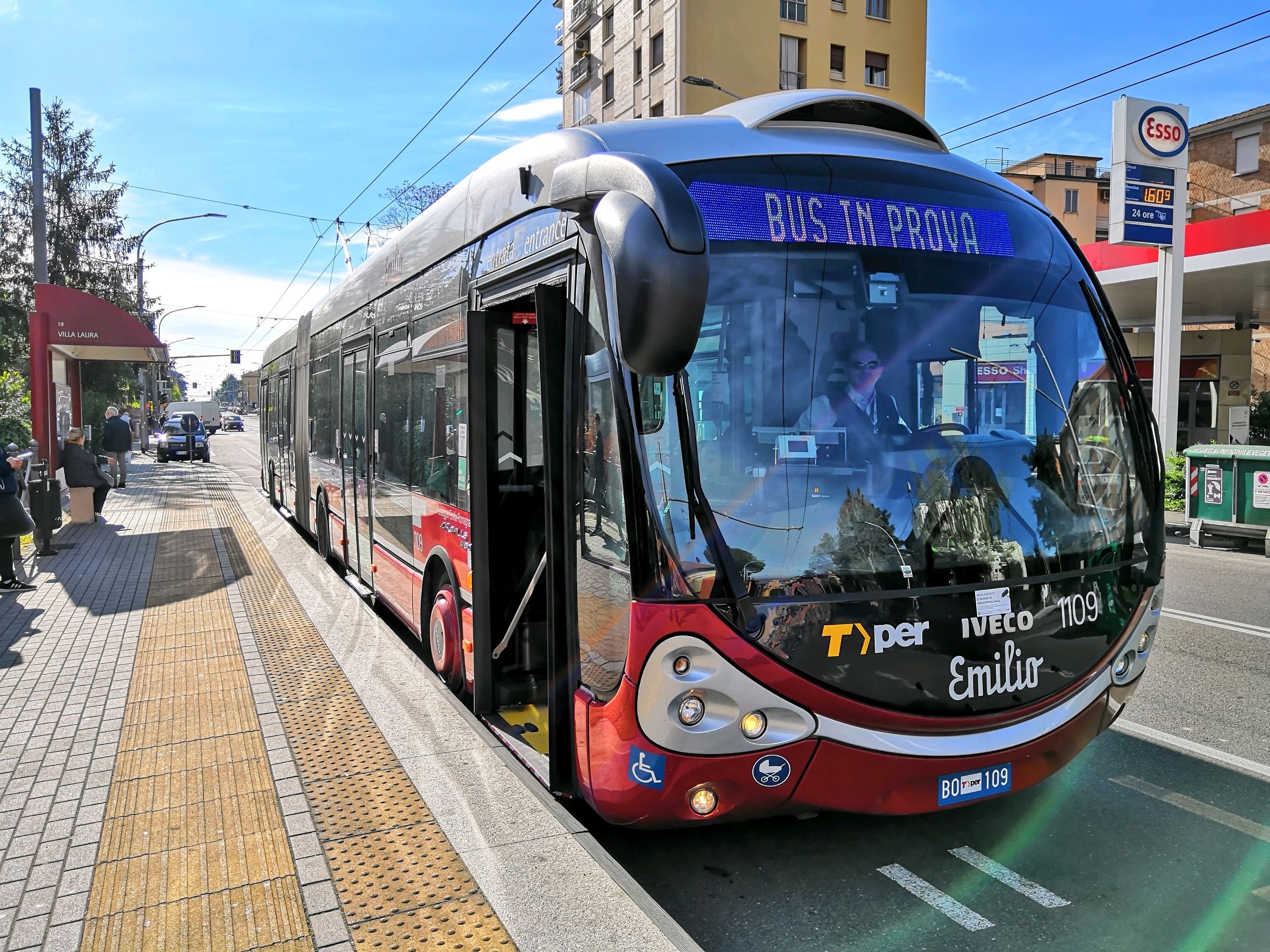 Trasporto Pubblico a Guida Vincolata Crealis: fase di pre-esercizio per 49 filobus in Emilia