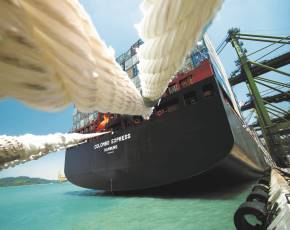 DHL Global Forwarding annuncia la riduzione di emissioni per le spedizioni via mare LCL