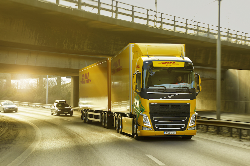 Camion elettrici su lunghe percorrenze: un accordo tra DHL Freight e Volvo Trucks
