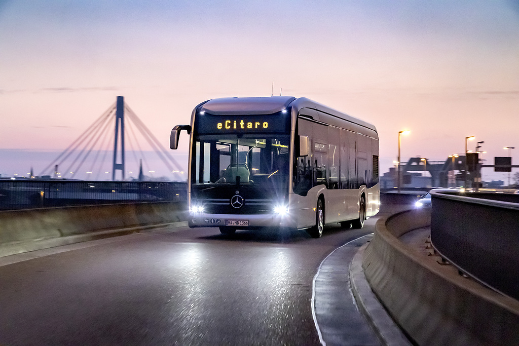 Daimler Buses: entro il 2030 emissioni zero per tutti i segmenti con la doppia strategia batterie/idrogeno