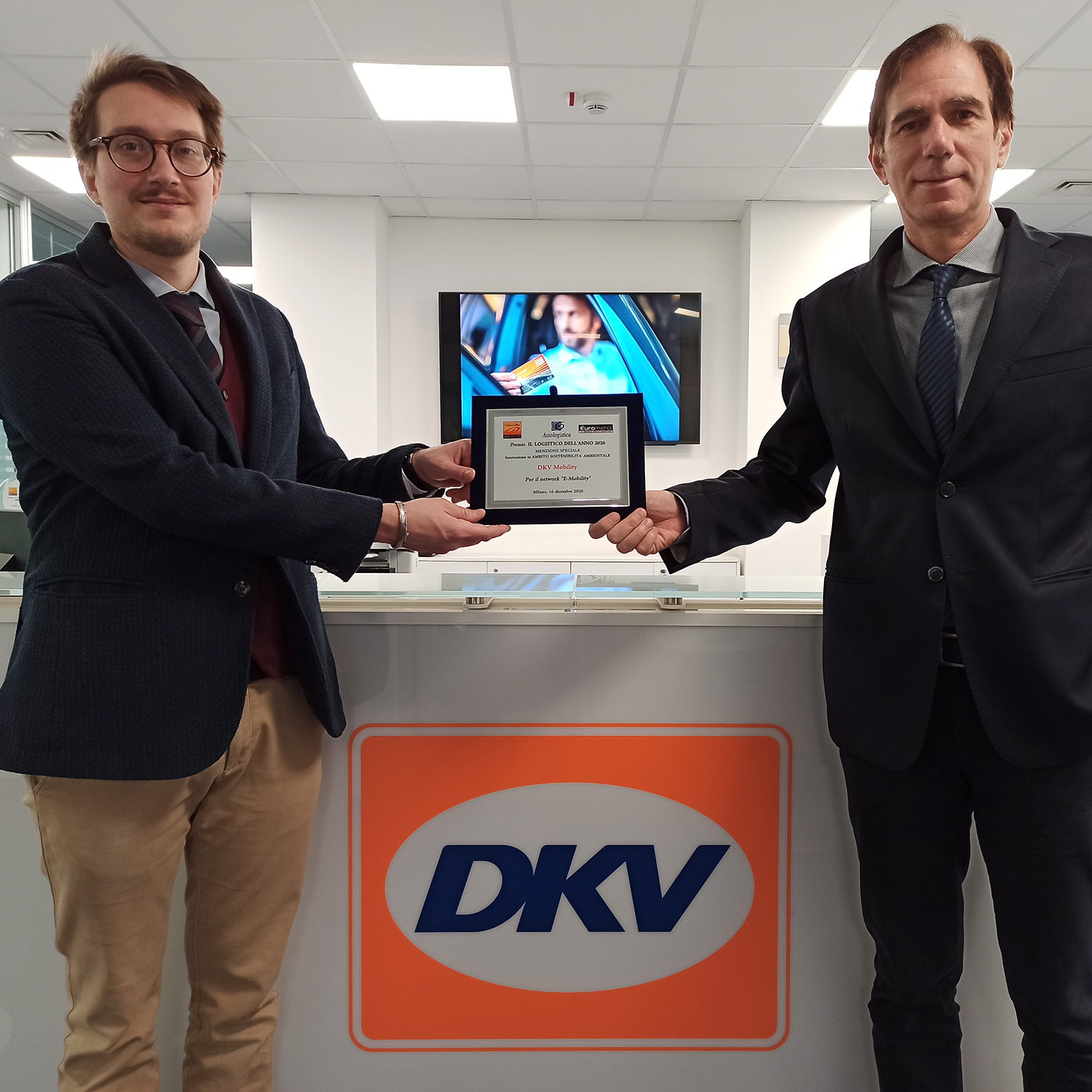 Logistico dell’Anno 2020: DKV Euro Service riceve una menzione speciale per la rete di ricarica elettrica