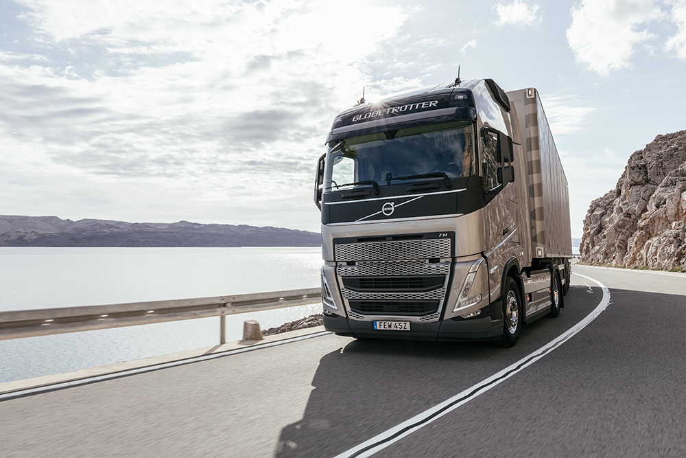Duemila camion Volvo FH di ultima generazione per Girteka Logistics