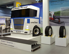 Asta benefica per il camion Goodyear in Lego