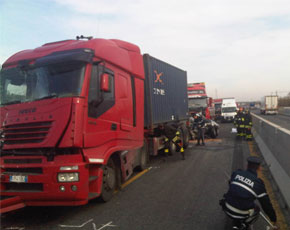 Sicurezza: studio Volvo Trucks, 9 su 10 incidenti causati da fattori umani