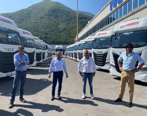 Iveco: consegnati ad Aliberti 40 S-Way per trasporto a temperatura controllata