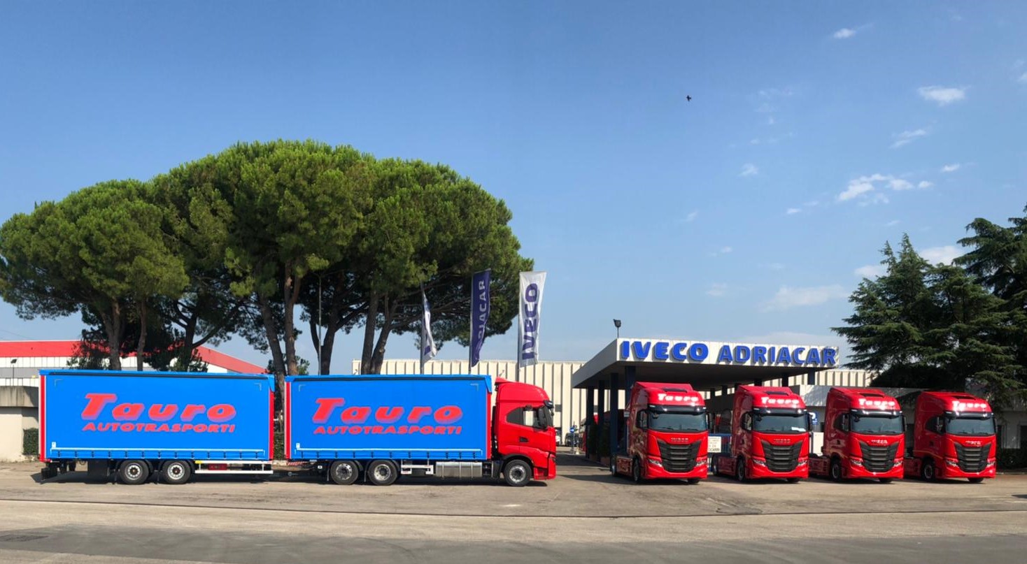 Iveco consegna 5 S-Way alla Tauro Autotrasporti