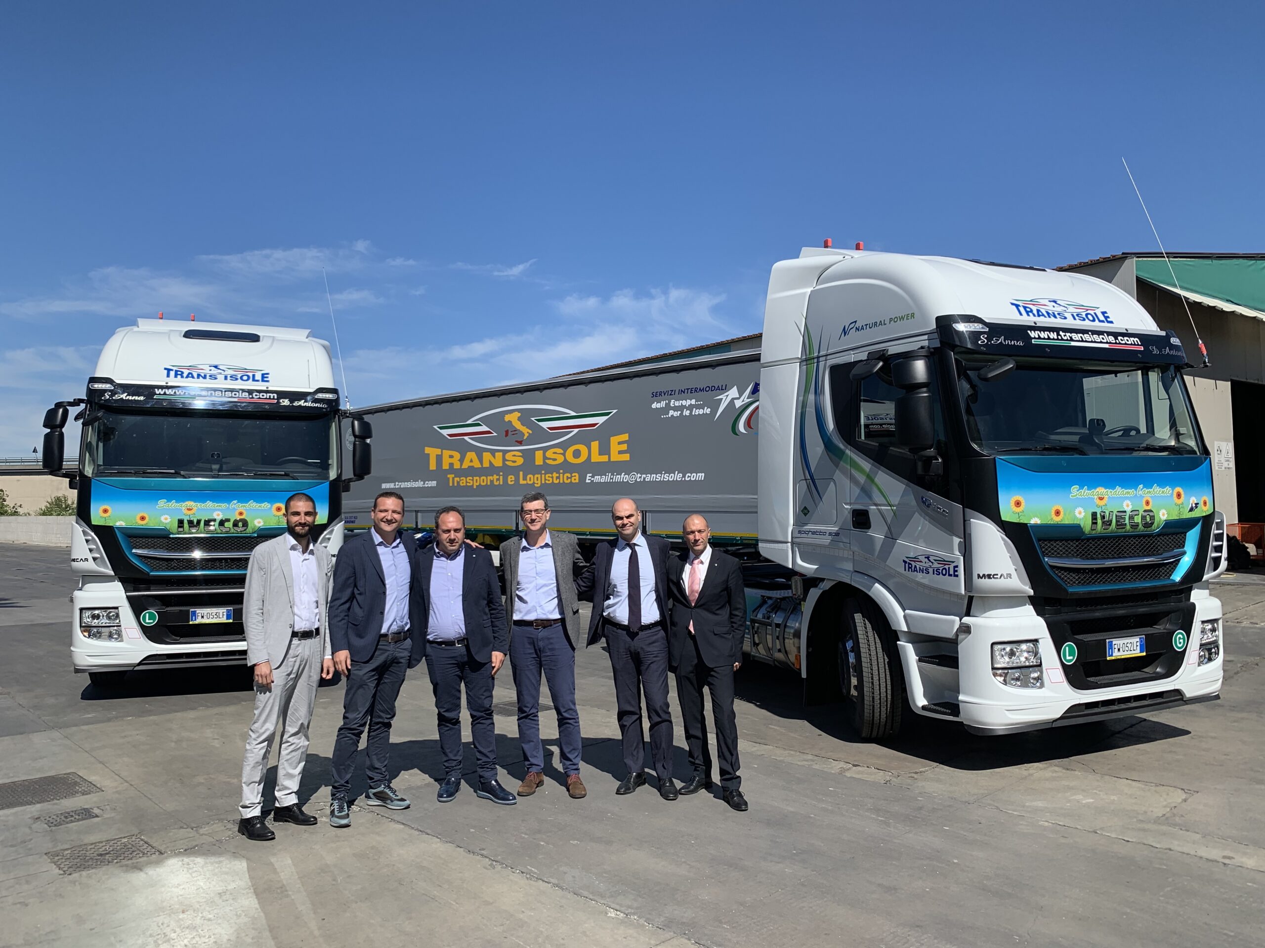 Autotrasporto sostenibile: Iveco consegna cinque Stralis NP 460 a Trans Isole