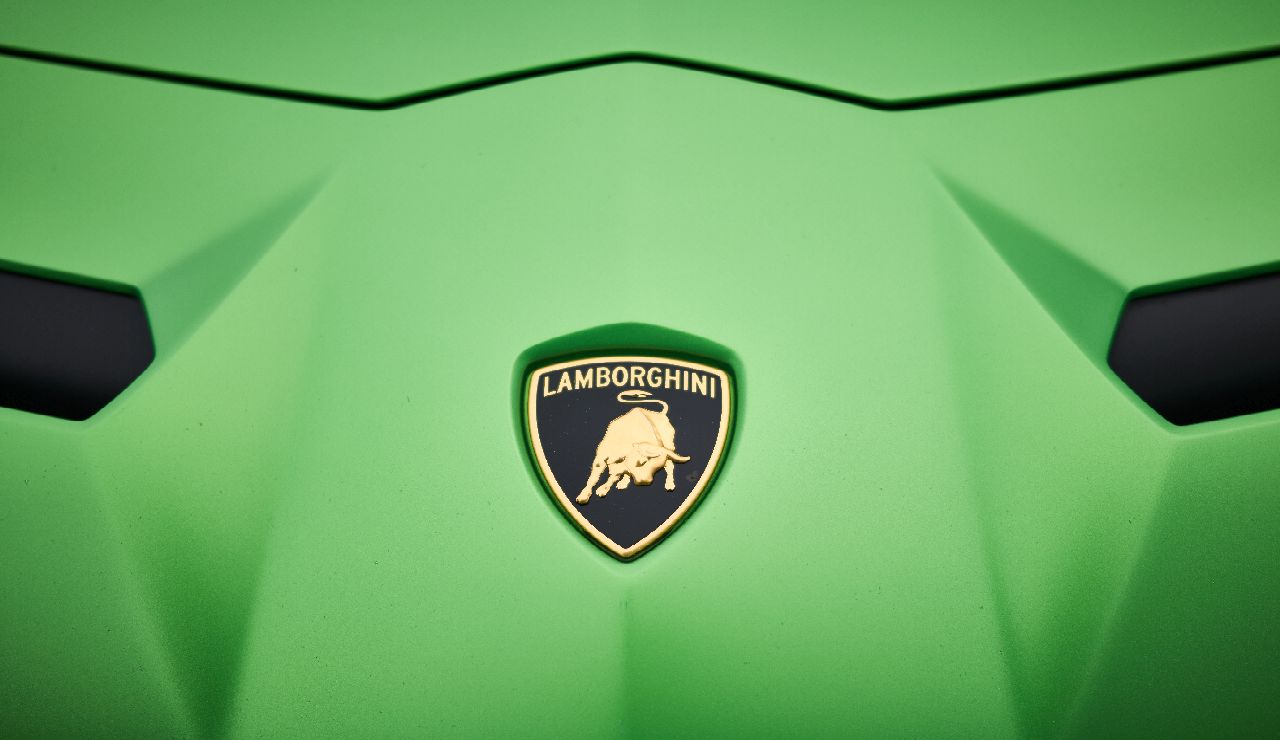 Lamborghini pronta all’elettrificazione: nel 2023 Aventador diventerà ibrida plug-in