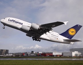 Lufthansa aumenta i biglietti per includere le emissioni di Co2