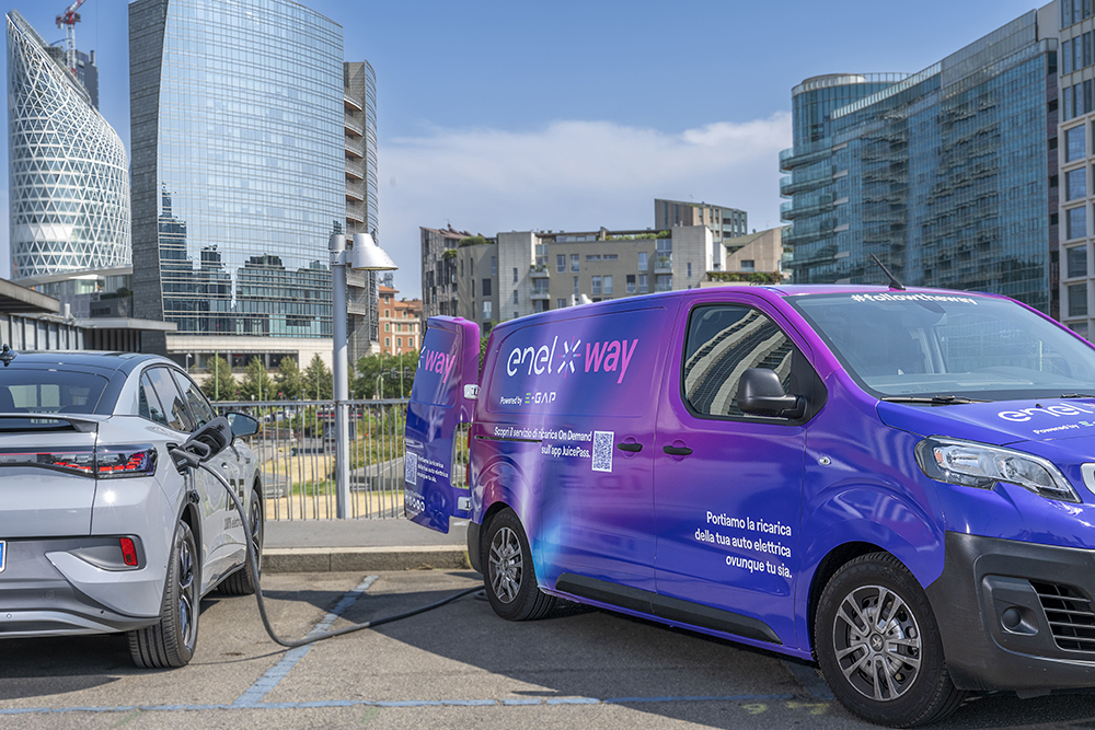 Ricarica mobile a domicilio per veicoli elettrici: parte il progetto di Enel x Way e E-GAP