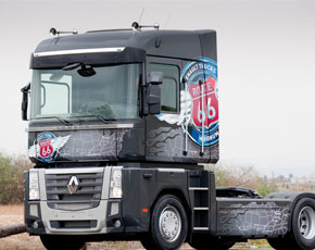 Renault Trucks consegna i nuovi Magnum 520