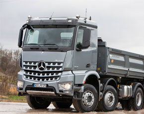 Mercedes-Benz presenta Arocs, il pesante dedicato al cava-cantiere
