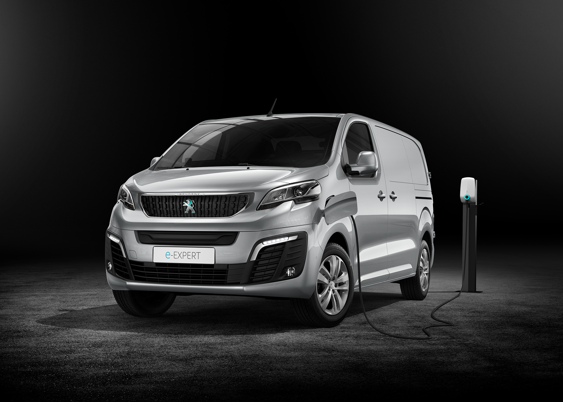 Peugeot Expert: nuovo furgone compatto con motorizzazione 100% elettrica