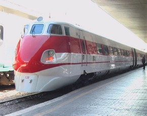 Milano celebra 25 anni del Pendolino, Alstom dona il brevetto del 1967