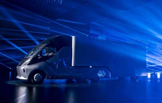 Pininfarina disegna il primo camion robot cinese