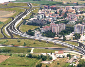 Napoli: dipendenti Eav protestano sull’autostrada, traffico in tilt