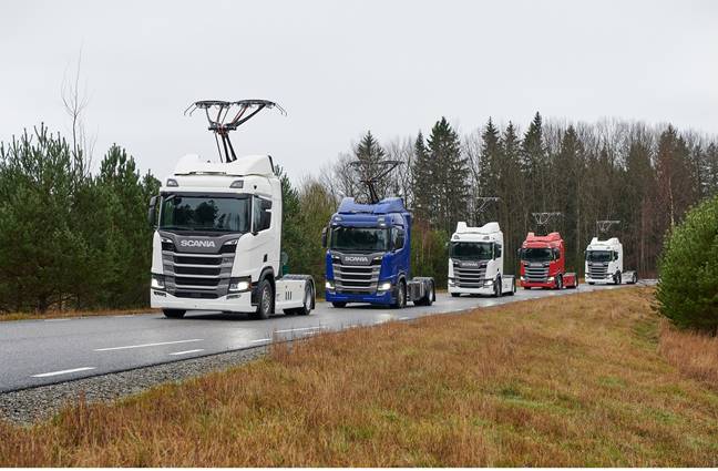 Sostenibilità: sette veicoli Scania con pantografo per l’autostrada elettrificata tedesca A5