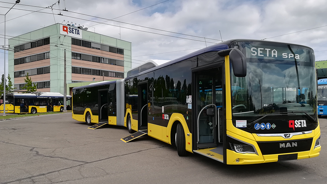 Modena: Seta presenta i nuovi bus a metano liquido LNG destinati al servizio extraurbano