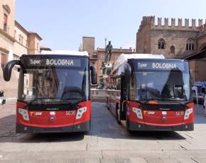 Presentati a Bologna 31 nuovi bus a metano liquido