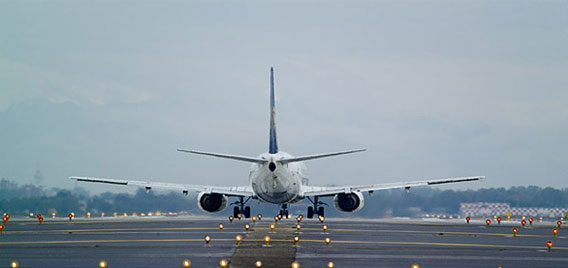 Iata: traffico aereo in ripresa a gennaio, ma si avverte l’impatto di Omicron