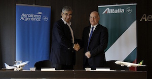 Alitalia: firmato joint business agreement con Aerolineas Argentinas