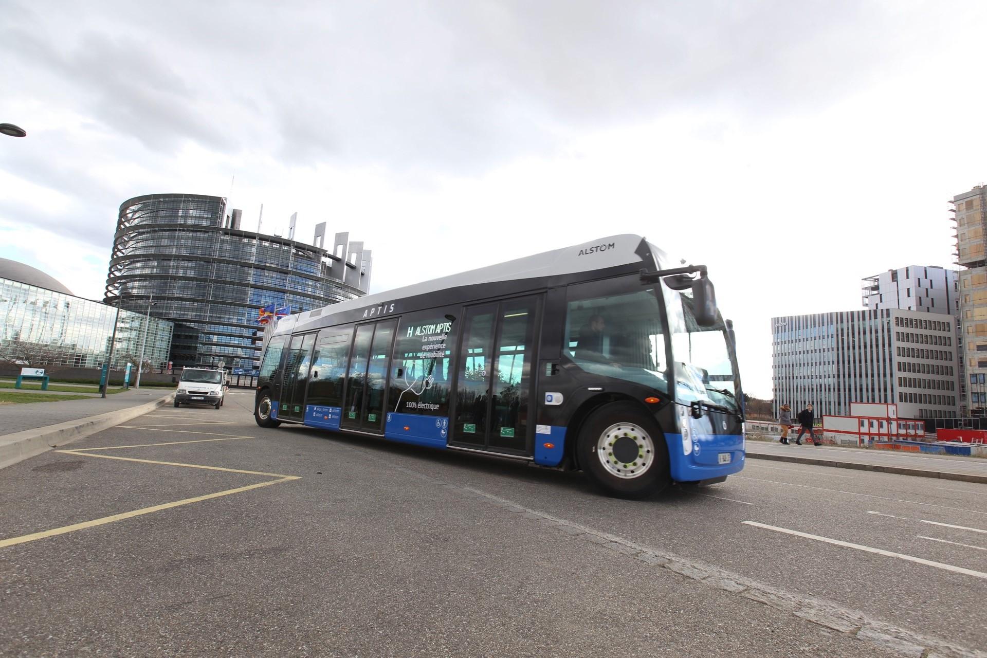 Bologna: Aptis, il bus di Alstom 100% elettrico in prova dal 30 aprile al 5 maggio