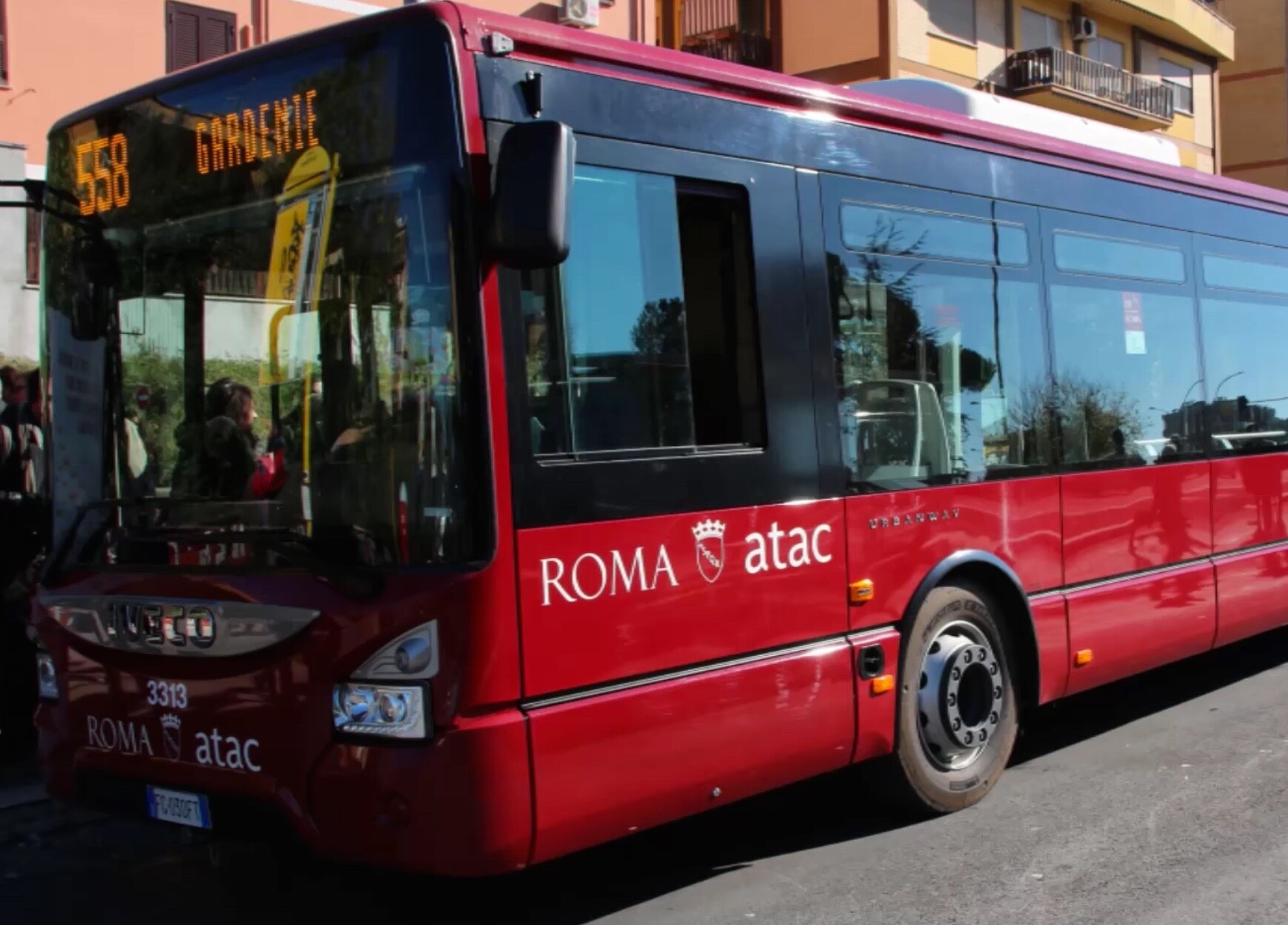 ATAC Roma, arrivati altri 15 bus a metano: diventeranno 322 a luglio
