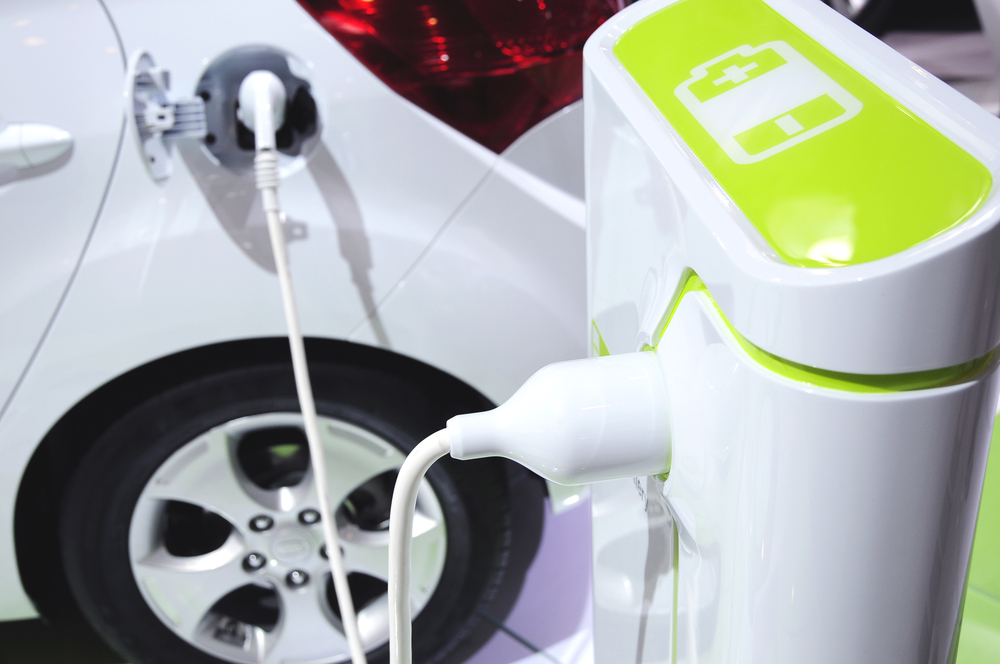 Auto ibride ed elettriche: nel 2021 raddoppia il parco auto circolante (+93%)