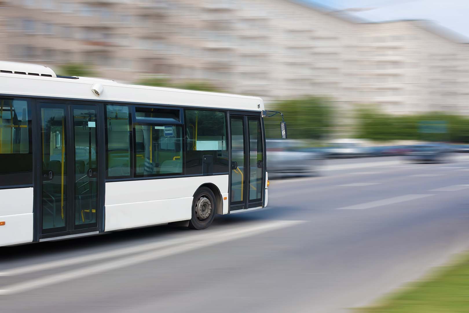 Milano, accesso autobus: sistemi angolo cieco e limiti alla circolazione. Ecco le novità