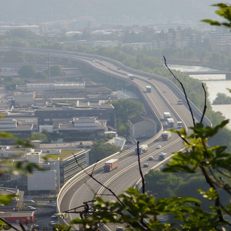 Bolzano: in arrivo divieti di transito per i camion sulla statale del Brennero