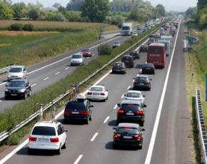 Autostrade: gennaio-giugno +3,2% per il traffico di veicoli pesanti in autostrada