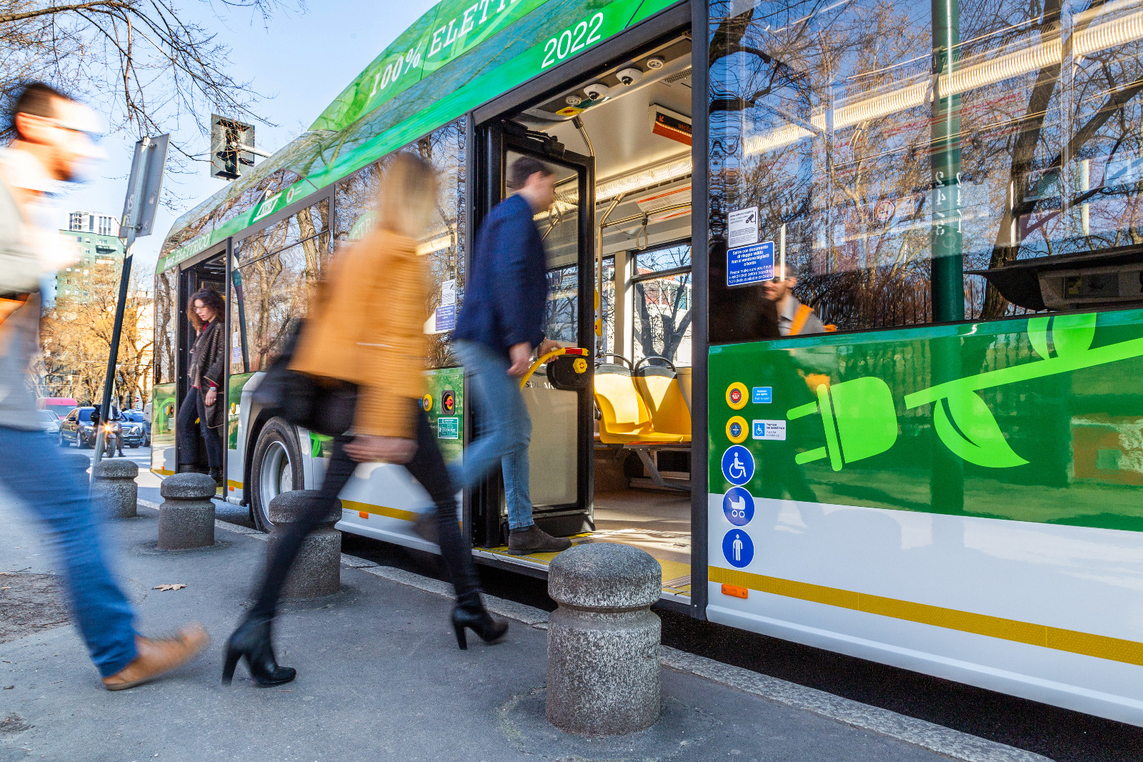 Milano, ATM: in arrivo 250 bus elettrici e 80 nuovi tram