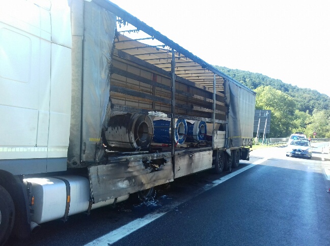 A4: camion a fuoco, chiusura nel tratto Redipuglia-Lisert