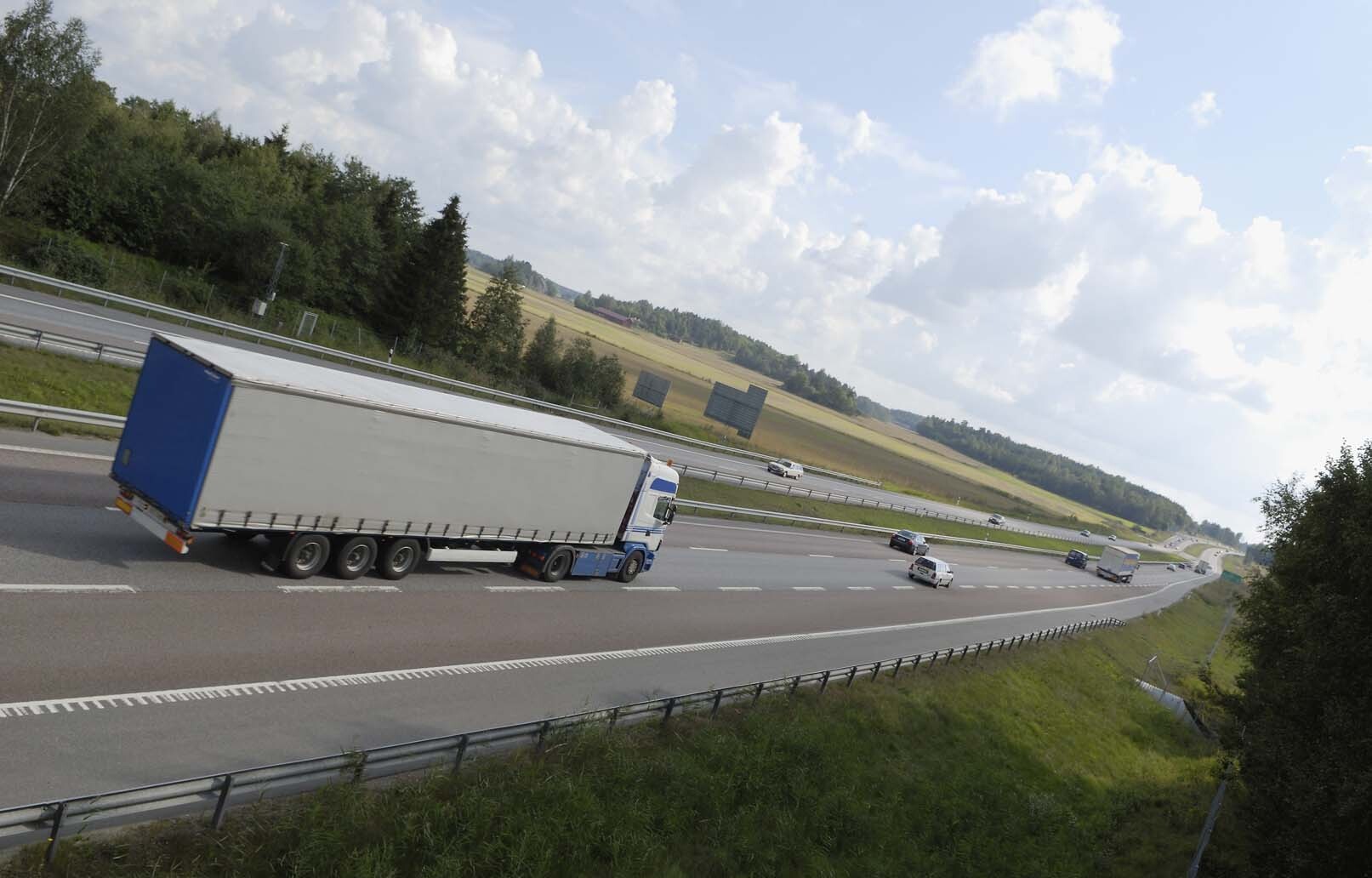 Prosegue la protesta dei camionisti slovacchi: bloccato il checkpoint al confine ucraino