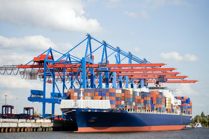Porti della Calabria: tasse di ancoraggio ridotte per le navi commerciali