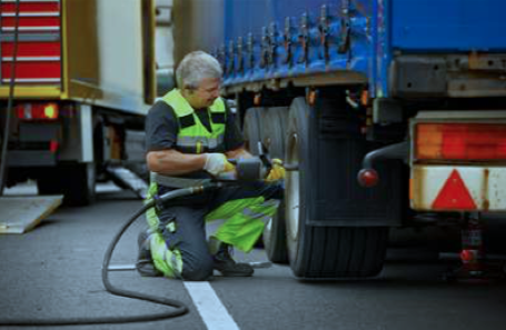 Camion: il traffico dei veicoli pesanti aumenta del 4,6%