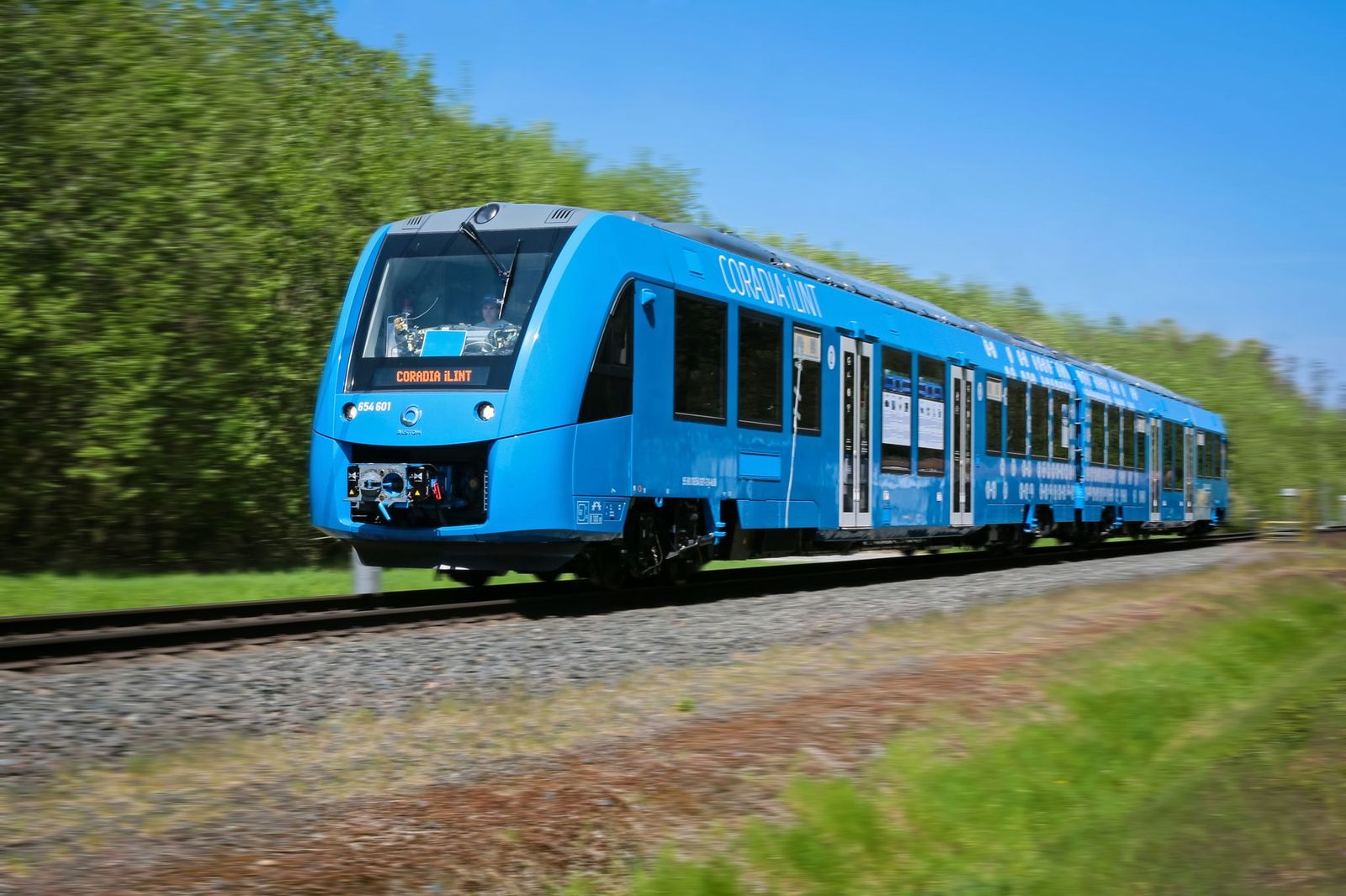 Treni e bus a idrogeno: Protocollo di intesa tra Provincia di Trento e Regione Lombardia