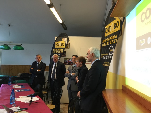 Il ministro dell’Ambiente in visita alla cooperativa taxi di Bologna Cotabo