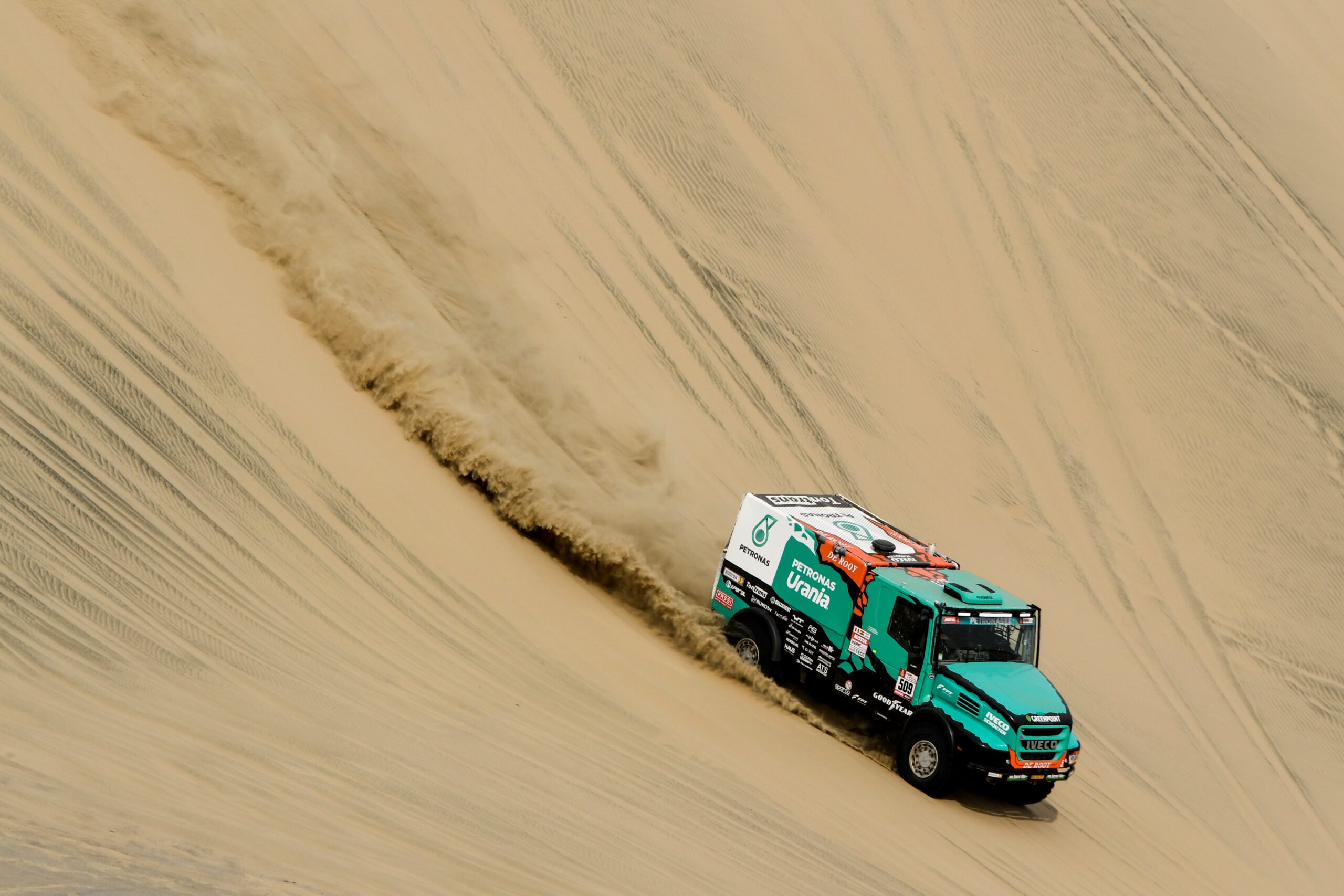 Dakar Rally 2018: buon inizio per il Team Petronas De Rooy Iveco