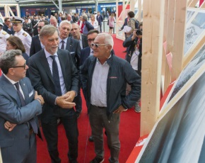 Il ministro Graziano Delrio in visita al Salone nautico di Genova