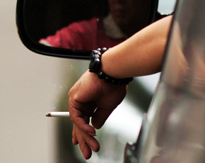 Da martedì 2 febbraio entra in vigore il divieto di fumo in macchina