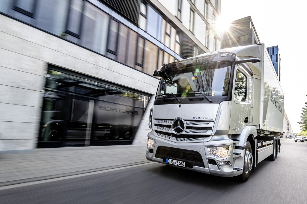 Mercedes-Benz eActros: il camion elettrico con la Stella