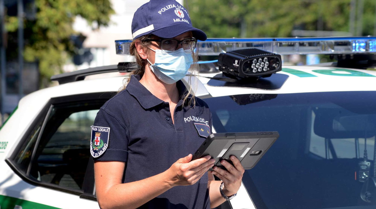 A Milano la polizia controlla i veicoli in tempo reale con il dispositivo Eagle Eye