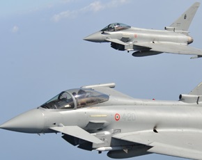 Il Regno Unito al lavoro per equiparare a quello di un F-16 il costo ora di un Eurofighter