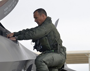F-35: qualificato il 500° pilota